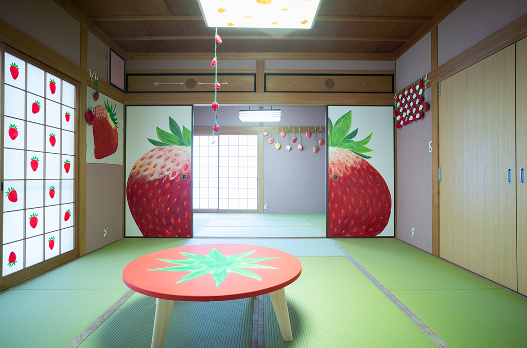 和室 — いちご壁画の間